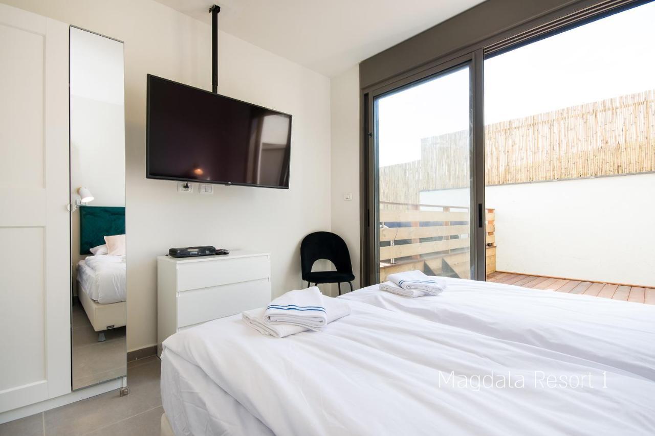 Yalarent Magdala Resort- Luxury Suites With Pool Or Jacuzzi With Sea View 미그달 외부 사진