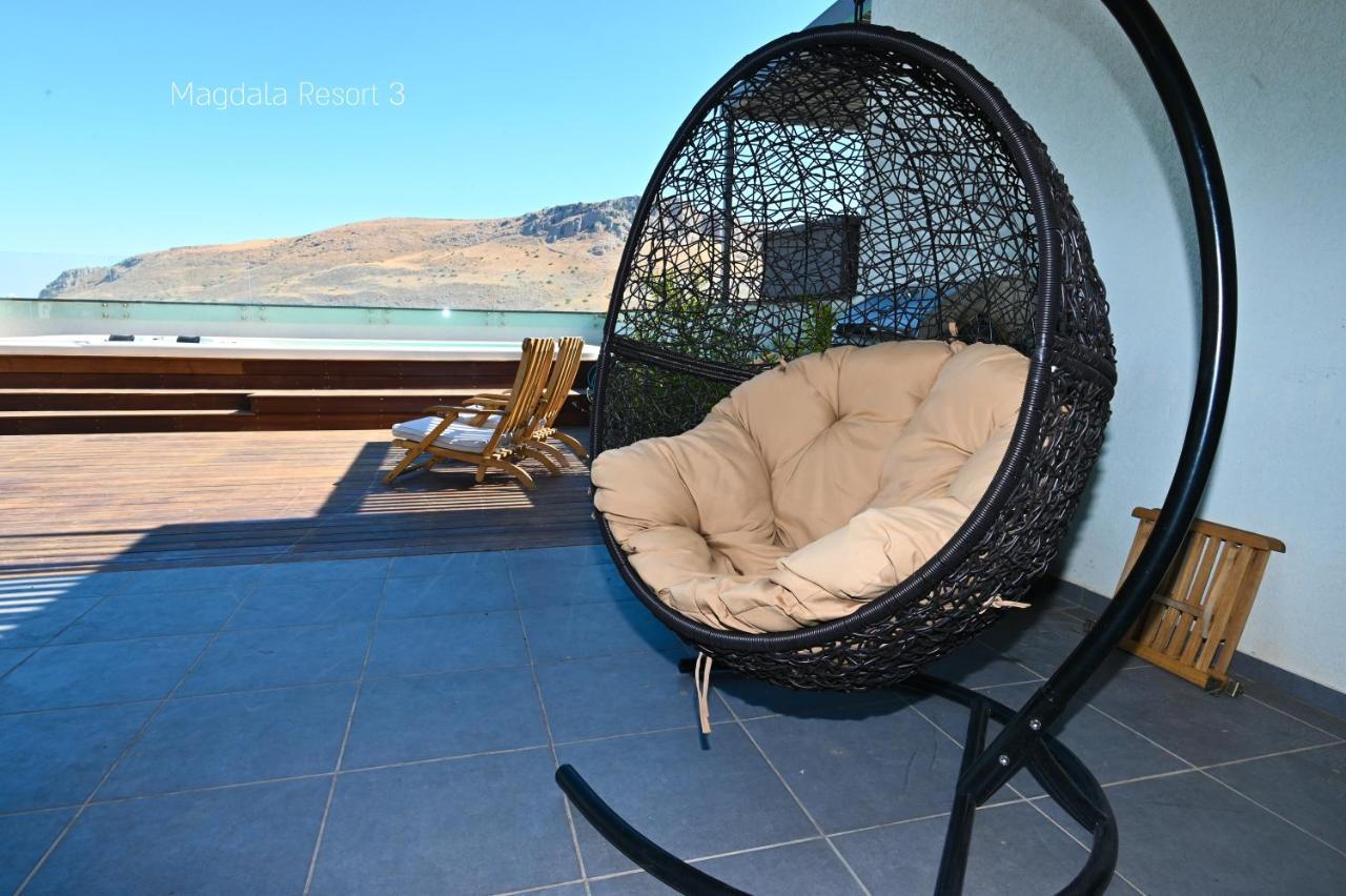 Yalarent Magdala Resort- Luxury Suites With Pool Or Jacuzzi With Sea View 미그달 외부 사진