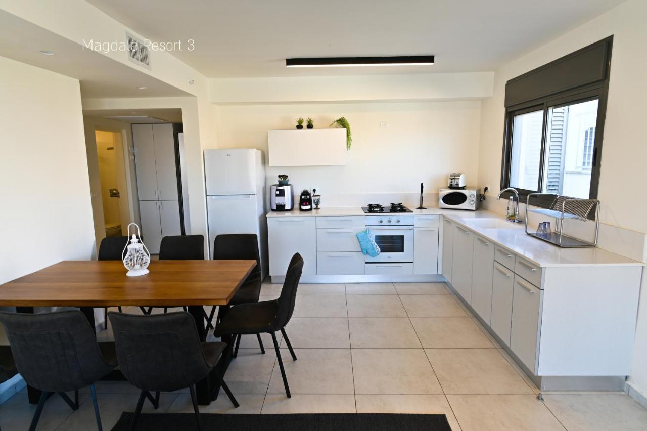 Yalarent Magdala Resort- Luxury Suites With Pool Or Jacuzzi With Sea View 미그달 외부 사진