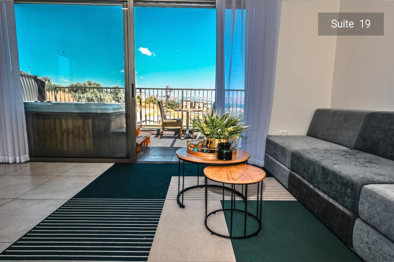 Yalarent Magdala Resort- Luxury Suites With Pool Or Jacuzzi With Sea View 미그달 외부 사진